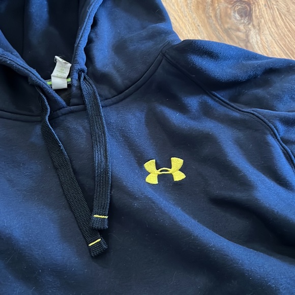 Men’s 2XL Under Armor Hoodie - Picture 2 of 3